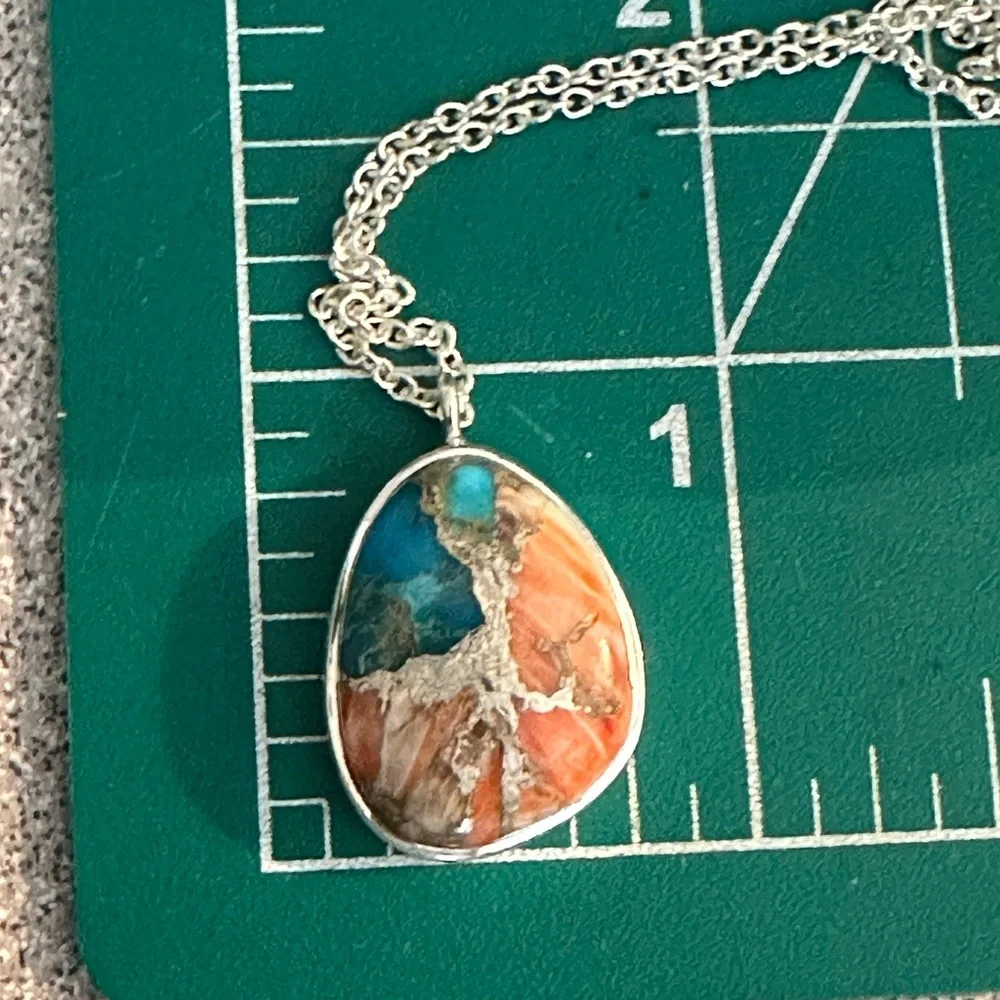 Turquoise spiny oyster sterling silver necklace - Picture 6 of 8